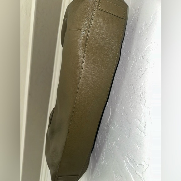 Givenchy tote - Picture 5 of 10